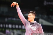 王治郅与胡雪峰挂帅指点 2018年CBA全明星新锐赛前最后一练