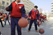 雪域高原上的篮球梦想：西宁水井巷小学千名学子演绎活力篮球操
