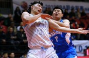 新疆飞虎主场下起“三分雨”，强势浇灭青岛男篮取连胜