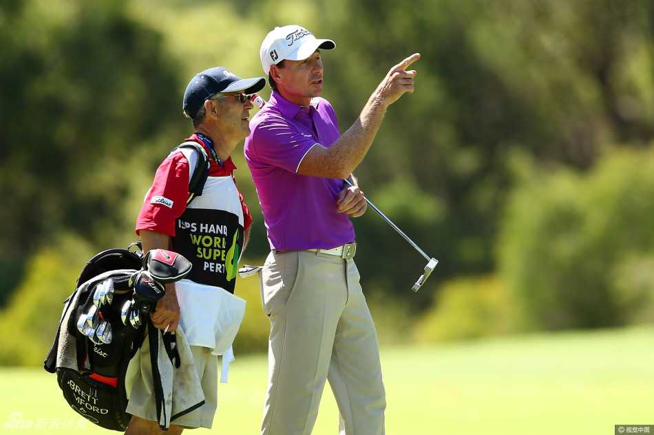 珀斯世界超级六洞赛本土老将拉姆福德霸气夺冠 瑞典名将亚历山大·诺伦在发球台上优雅完成一号木挥杆,球杆与身体划出一道流畅的弧线。