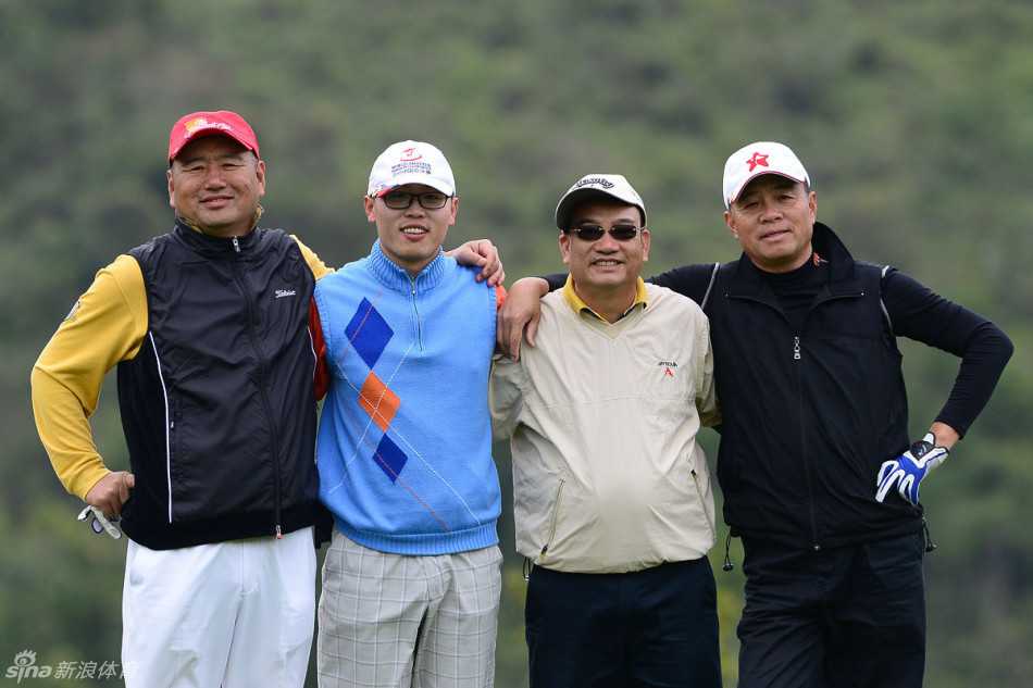 百加俱乐部二零一六年华彩绽放欢聚庆典回顾 百加俱乐部2016年会全体会员与嘉宾盛大合影,记录辉煌一刻