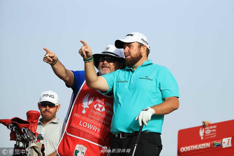 沙漠绿洲上的王者对决,劳瑞三杆领先剑指阿布扎比桂冠 肖恩·劳瑞在决赛轮比赛中露出坚定的表情,他的眼神中充满了对胜利的渴望与专注。