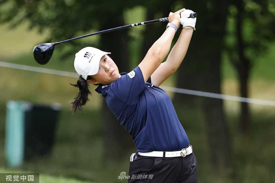 碧空挥杆绽红妆：殷若宁登顶大满贯的荣耀时刻