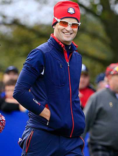 扎克·约翰逊在奥古斯塔美国大师赛的绿夹克颁奖仪式上，难掩激动之情，这一刻是他职业生涯的第一个高光巅峰。