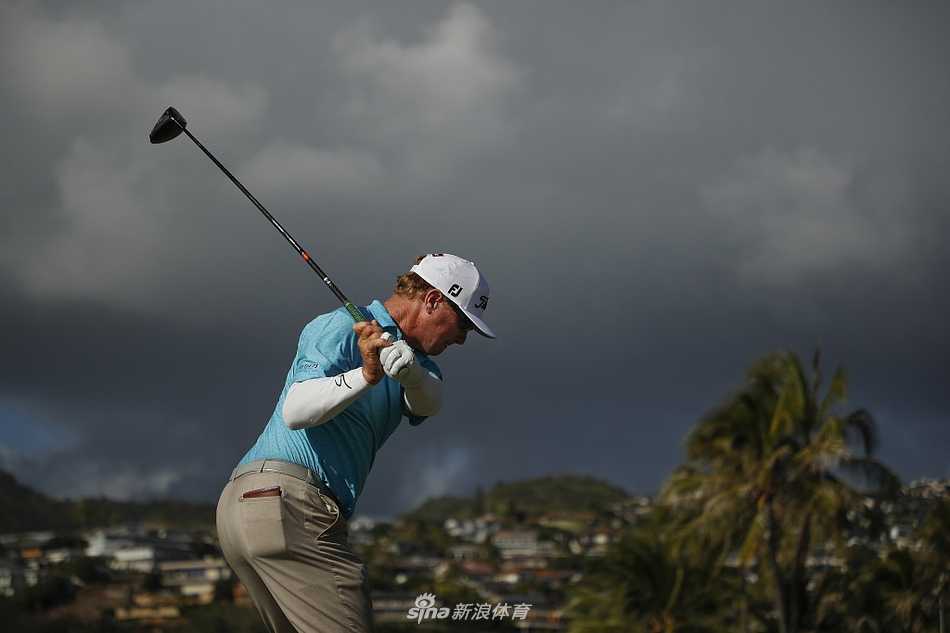 华金·涅曼完成一记精彩的击球后，脸上露出自信的笑容，展现出青春无敌的朝气。