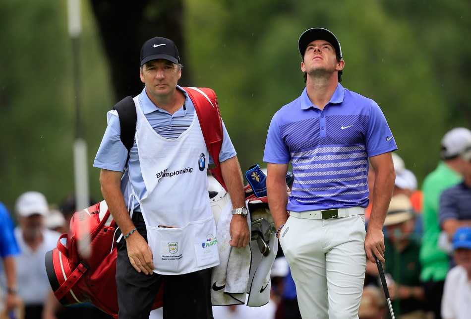 绿茵史诗传奇荣耀时刻麦克罗伊圆梦奥古斯塔 阳光下,麦克罗伊与他的球童并肩前行,两人的身影投射在翠绿的球道上,这是信任与合作的无声乐章,是漫长竞技道路上最坚实的伙伴。