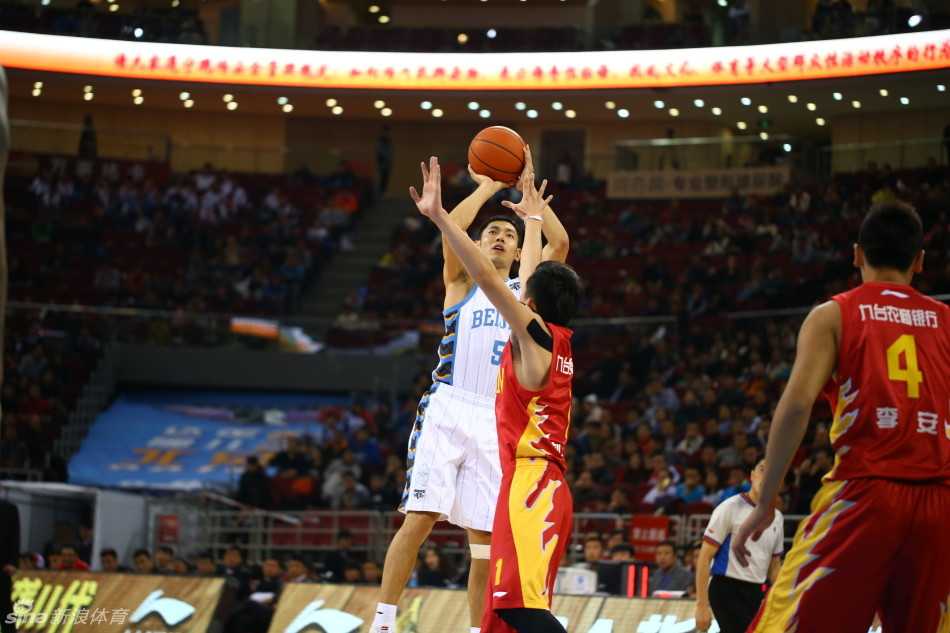 京华烟云首钢魂 崔晋铭冲锋志气高,京师铁壁亦难摇