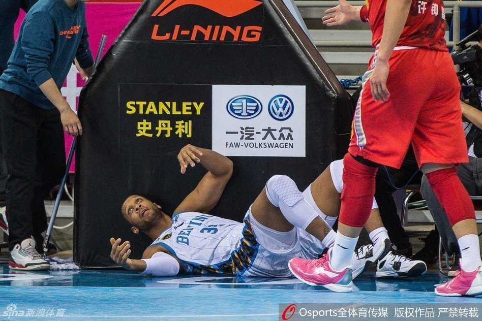 京城铁军鏖战记:老马挥刀穿旧阵,大树擎天破八一