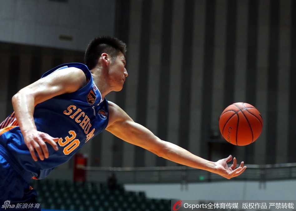 顾全面对巴赫拉米，张开双臂严防死守