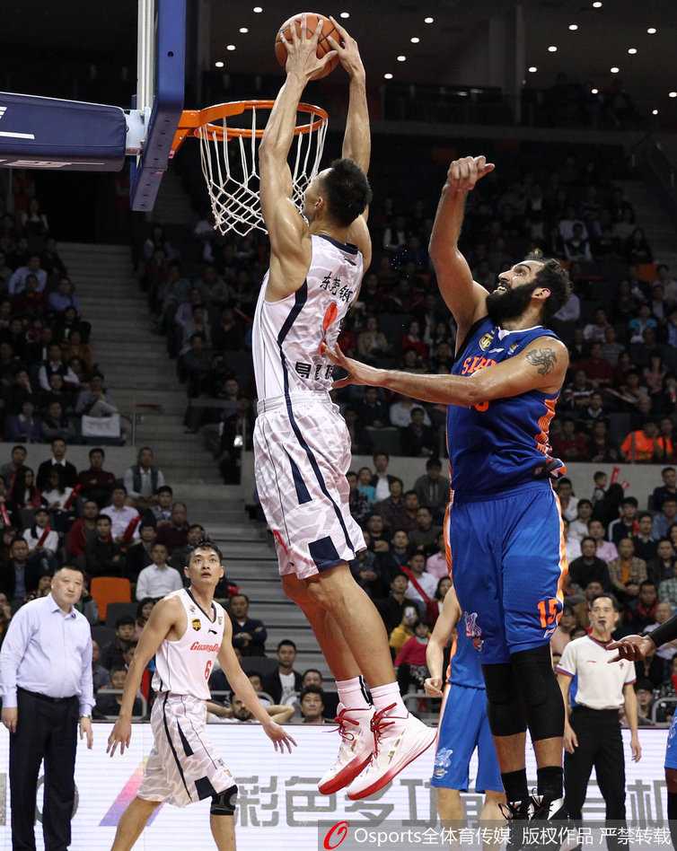 赛后，哈达迪露出搞怪夸张的表情，或是在向裁判抱怨，或是在与队友庆祝，他是球场上名副其实的表情帝。