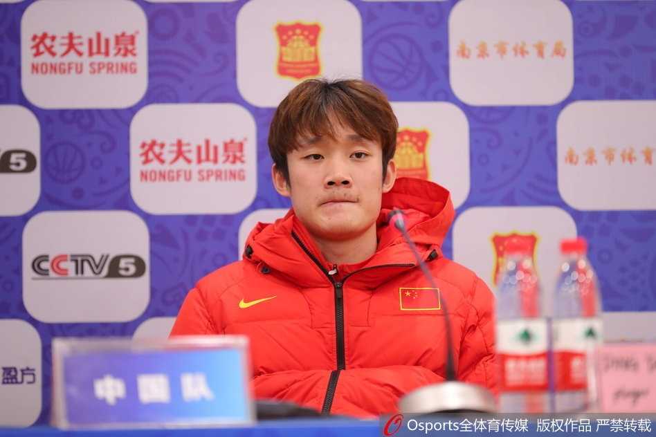 發布會結束之際，丁彥雨航起身準備離場，眼神中既有勝利的喜悅，也閃爍著對未來更多挑戰的渴望與嚮往