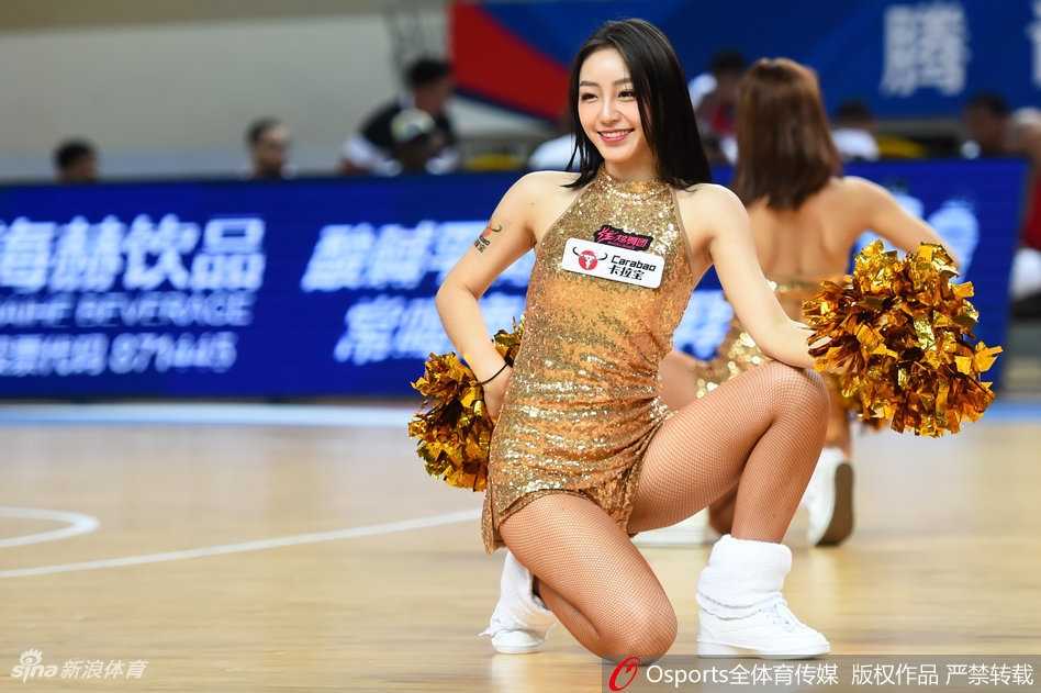 亚冠决赛夜燃爆全场 炫舞团篮球宝贝热舞定格最靓风景线 集体谢幕舞动青春 炫舞团宝贝齐亮相定格决赛最美瞬间