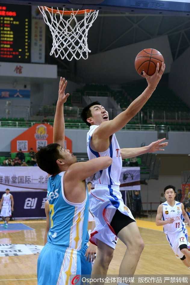 赵泰隆与陈林坚击掌相庆，国产水花兄弟此夜联手用精准投射摧毁了对手