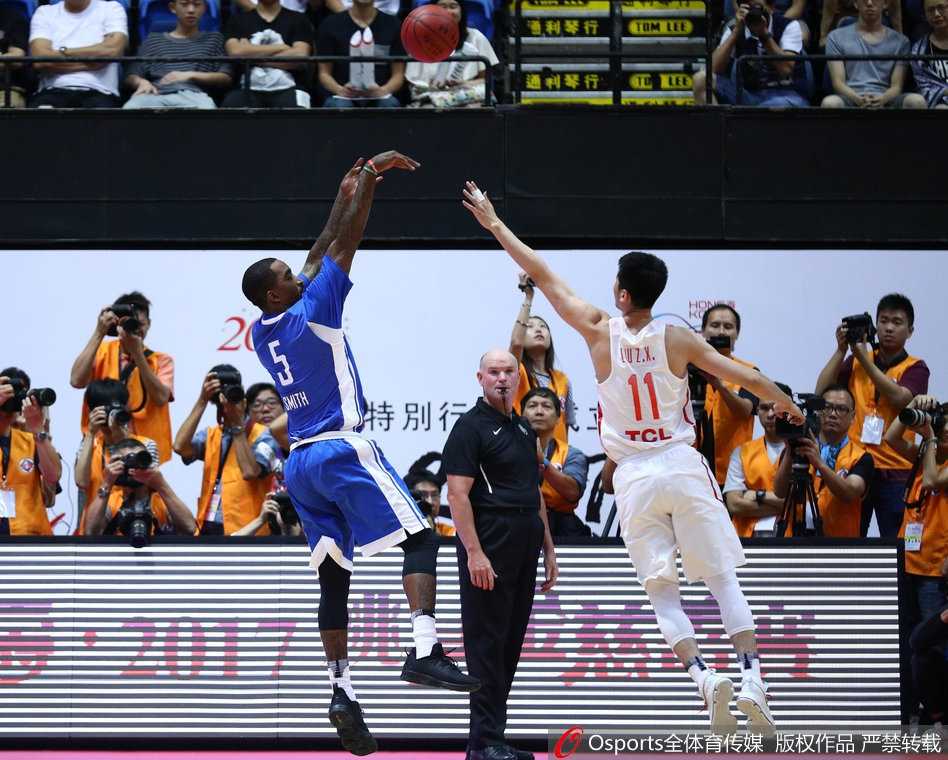 CBA扣篮王孙铭徽平地惊雷，以一记舒展的大风车灌篮回应NBA群星，小小的身躯里蕴藏着巨大的能量