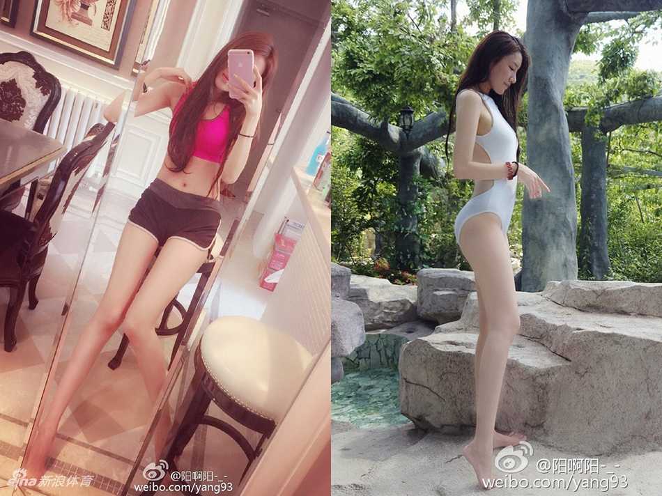 金色的夕阳洒在细腻的沙滩上，马阳阳身着简约泳装，回眸一笑，柔顺的长发被海风轻轻撩起，眼神中流露出度假的惬意与慵懒。