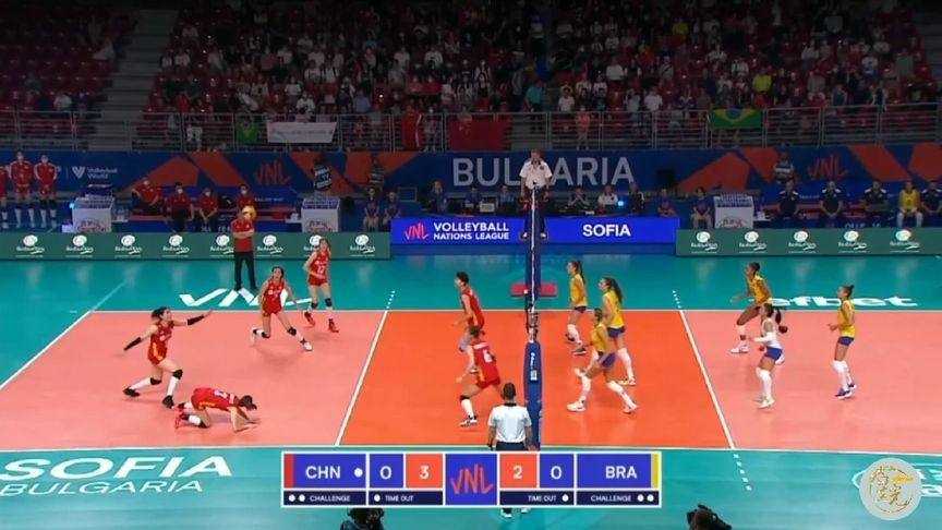 2018年世界女排联赛总决赛季军战:中国女排3-0横扫巴西成功复仇 2018年世界女排联赛总决赛季军战:中国女排3-0横扫巴西成功复仇