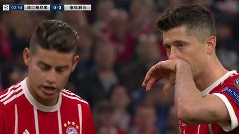 “客场进球”法则下的永恒经典：2010年欧冠曼联3-2拜仁