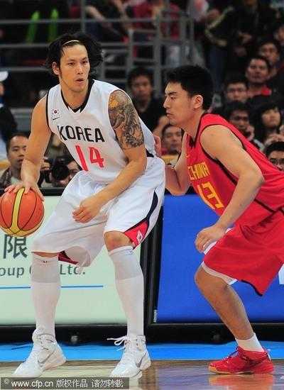 中国男篮79-71力克韩国，时隔十年重返亚洲杯四强