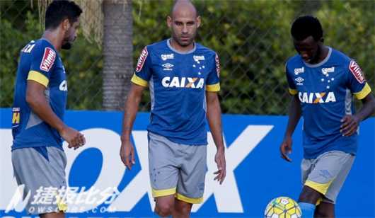 巴拉纳竞技2-1克鲁塞罗，新帅韦斯利·卡瓦略开门黑垫底