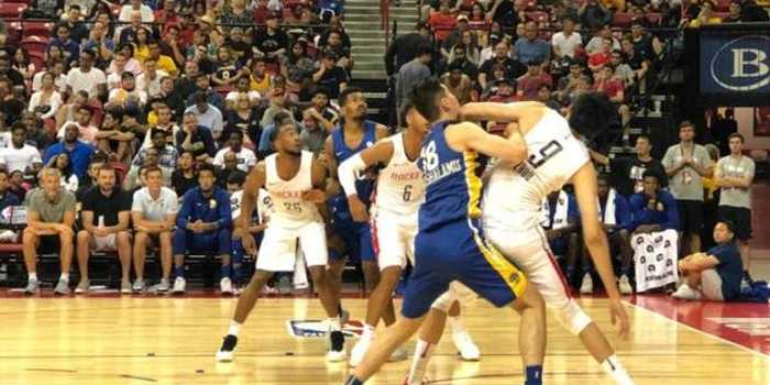 骑士夏联21分大胜火箭夺冠——标题控制在30字以内，突出“骑士”与“火箭”两个核心关键词。