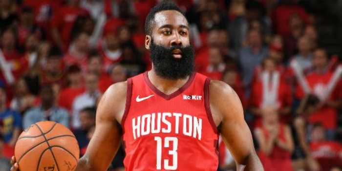 上海大鲨鱼客场22分大胜宁波火箭，豪取17连胜创队史新纪录