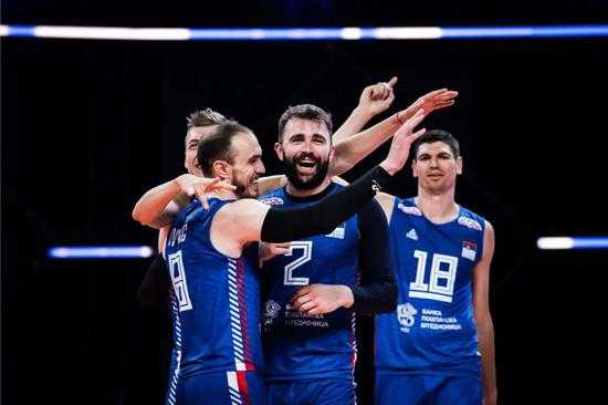 世预赛前哨战：日本1-3完败巴西，半场丢三球暴露亚洲足球鸿沟