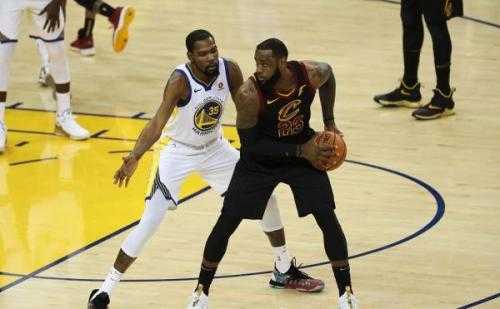 哈登28+7+5三分救主，骑士末节25-8逆转步行者完成赛季横扫