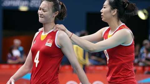 女排奥运资格赛五局险胜巴西，李盈莹28分决胜局定乾坤