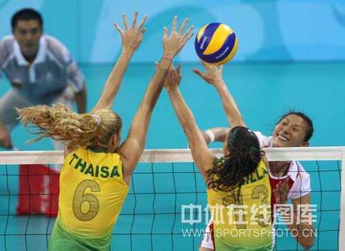 女排奥运资格赛五局险胜巴西，李盈莹28分决胜局定乾坤