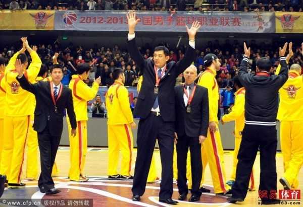 布朗44分力挽狂澜，广厦客场逆转北京夺总决赛赛点