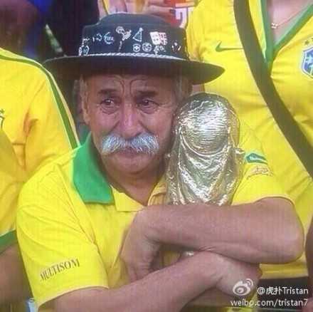 德国7-1巴西：半场踢哭桑巴军团，克洛泽加冕世界杯射手王