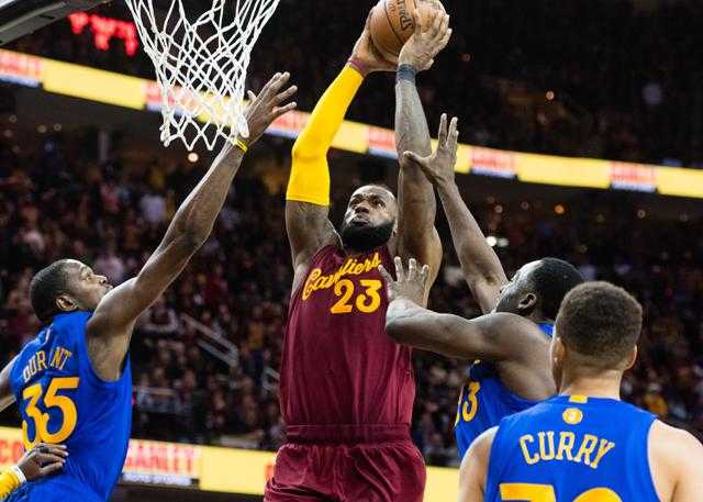 总决赛G7：勇士vs骑士抢七史诗骑士1-3逆转夺冠