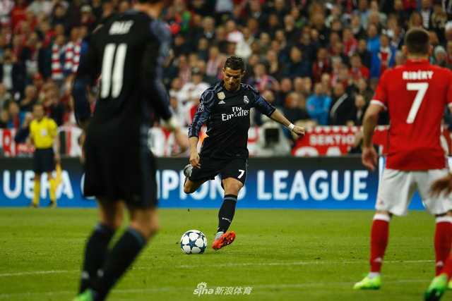 拜仁客场2-1掀翻皇马破14年魔咒，诺伊尔9扑封神定晋级基调