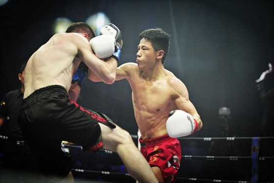 按照您的框架和文风要求，为您提供这篇关于邱建良（Qiu Jianliang）与瑞士拳王塞巴斯蒂安（Sebastien）史诗对决的深度复盘文章。