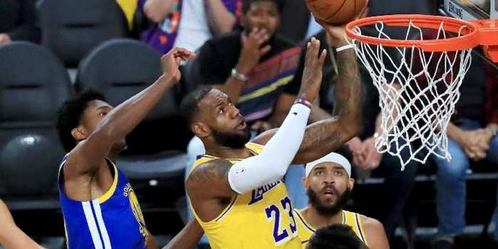 昔日助教带队战旧主，勇士三巨头合砍55分送沃顿开门黑