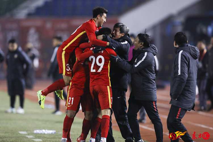 大连一方2-0长春亚泰 保级生死战送对手降级