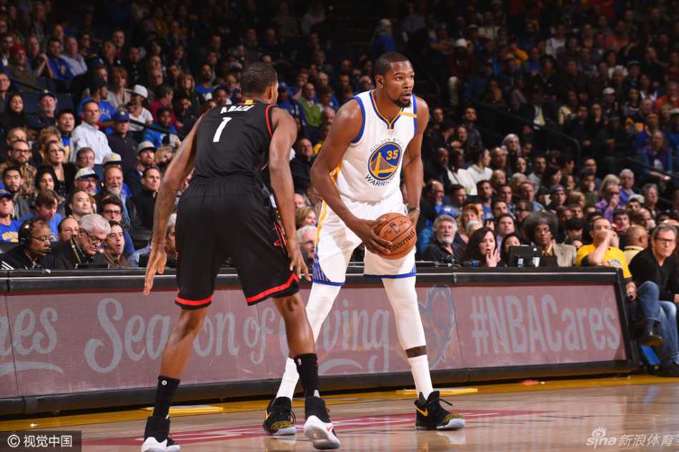 火勇卡位战：库里复出29分错失绝杀，申京准绝杀火箭117-116险胜