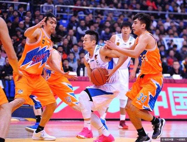 莞深德比广东110-105险胜深圳 徐杰压哨抛投绝杀