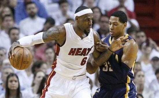 詹姆斯绝杀步行者！40岁老将0.1秒补篮终结三连败