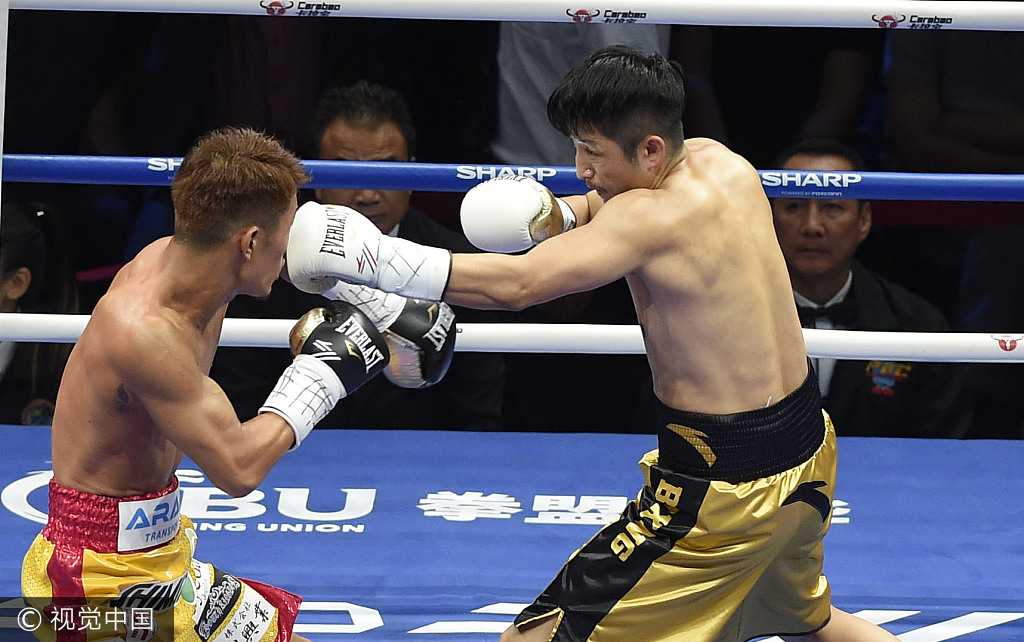 邹市明11回合遭木村翔TKO丢金腰带，体能崩盘爆冷